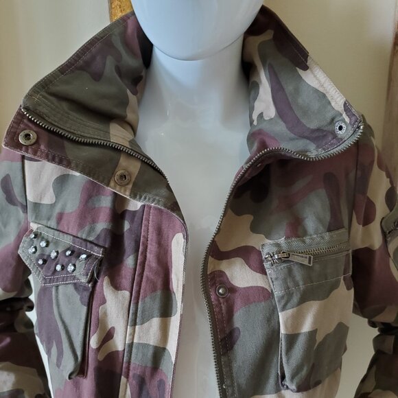 BCBGeneration Camouflage Faux Fur Lined Studded Hidden Hoodie Jacket SZ M - Picture 9 of 13